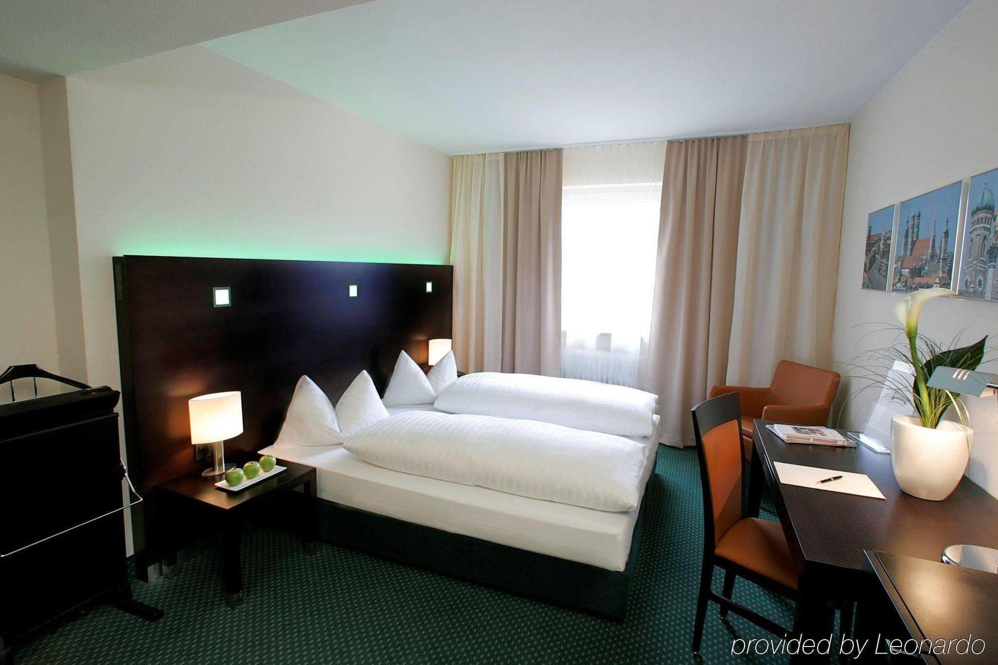 Flemings Hotel Frankfurt Hamburger Allee Frankfurt am Main Room photo